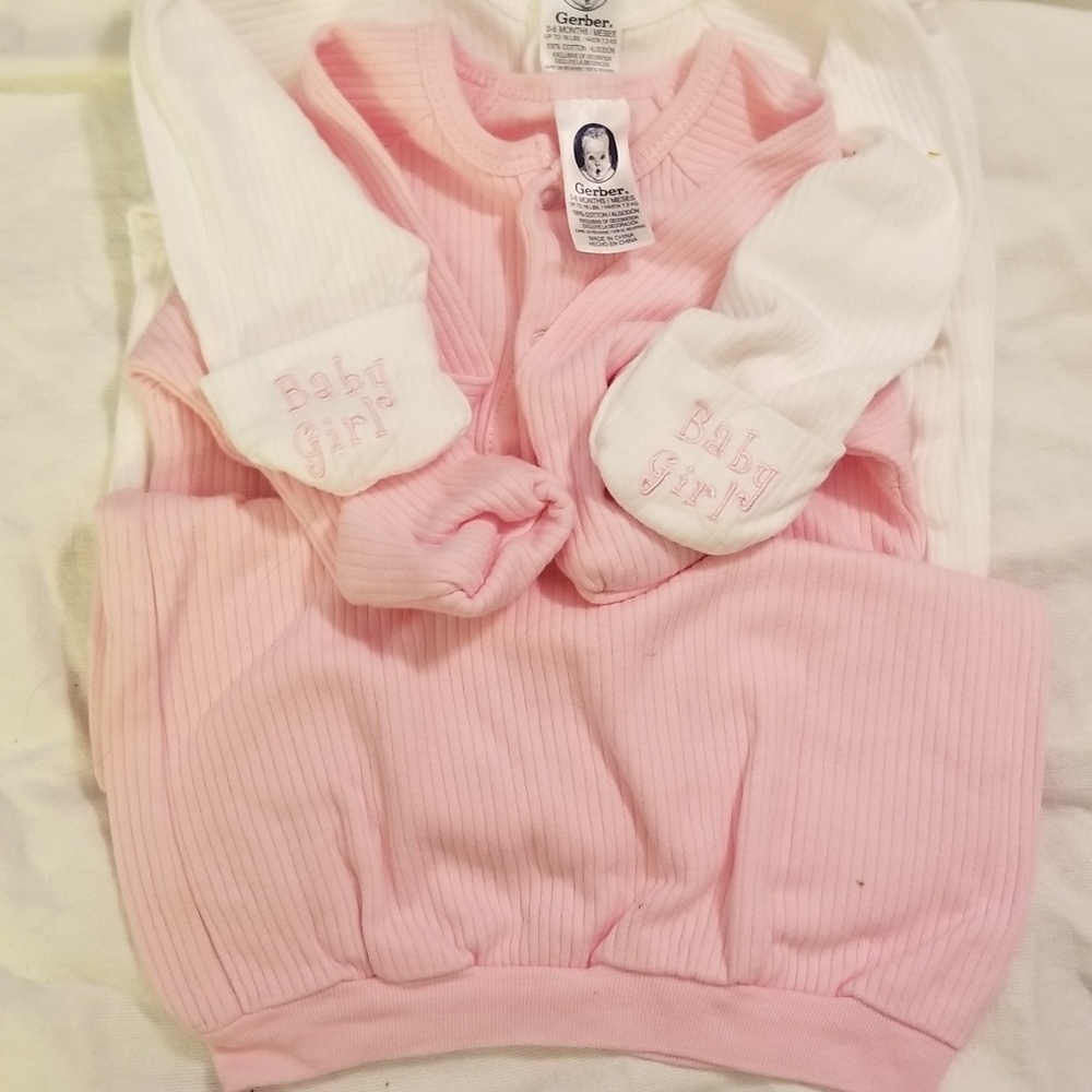 Gerber Baby Girl Love Lap Shoulder Gowns 0~6 mo